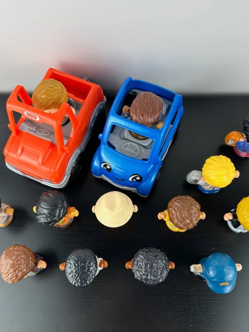 Fisher Price Little People Blue Electric Car, Pick Up Truck & 13 Boy Figurines - Picture 7 of 8